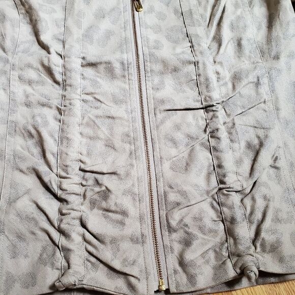 Chico's Kareleen Metallic Leopard Ruched Jacket - Picture 7 of 9